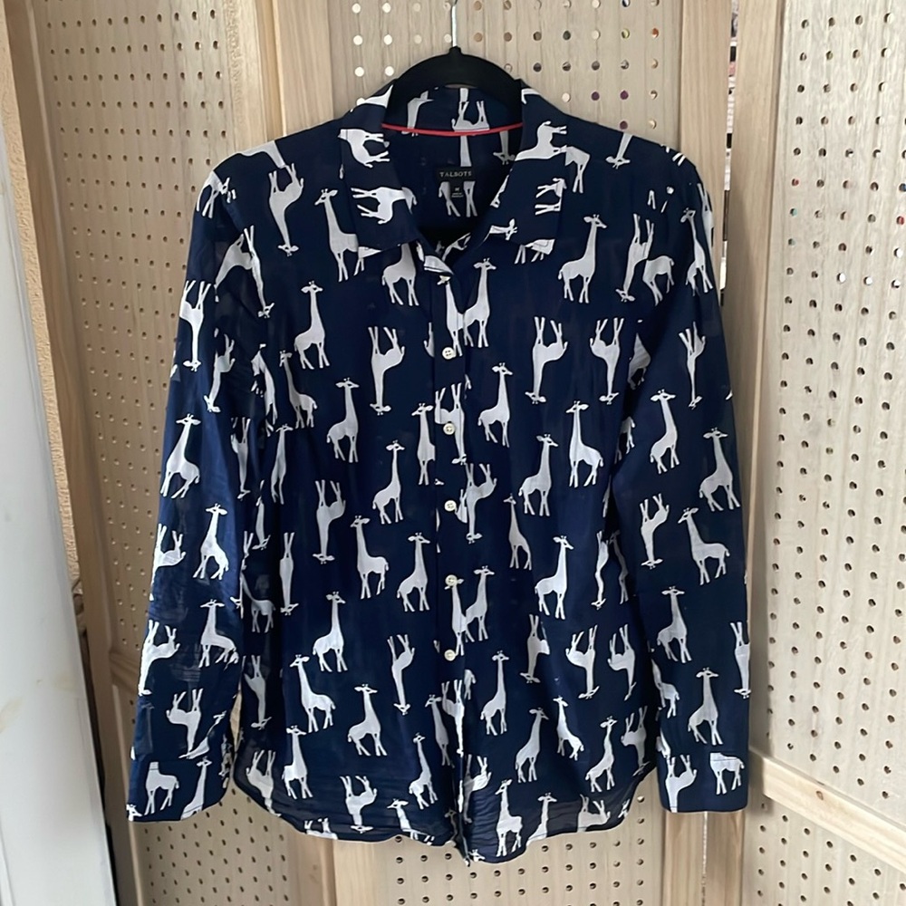 EUC-Medium Talbots navy blue white giraffe print long sleeve button up shirt